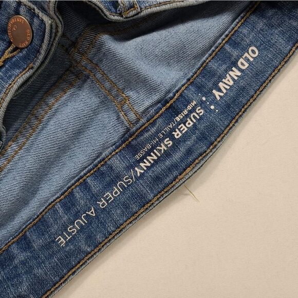 Old Navy Skinny Washed Out Jeans - Picture 6 of 9